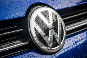 Volkswagen et le moteur à combustion : une décision controversée en pleine transition électrique